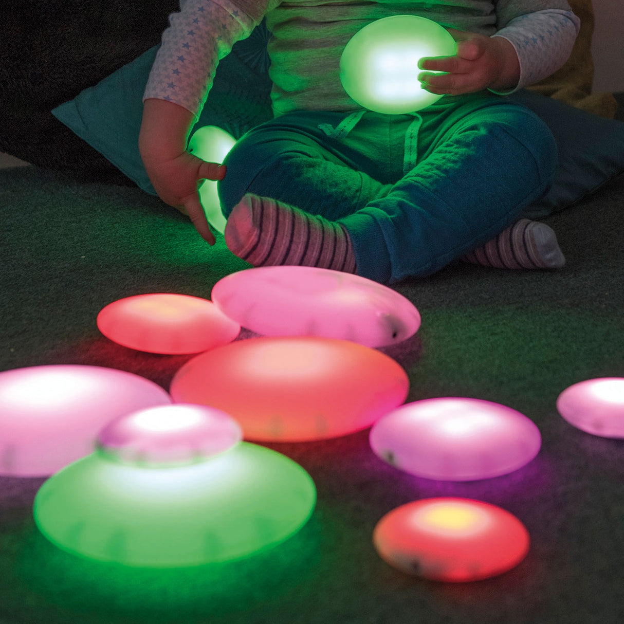 TTS helendavad kivid, 12 tk EY11966B