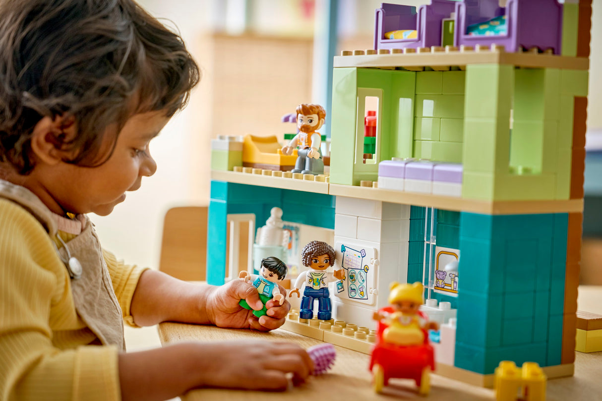 LEGO DUPLO Kolm ühes moodne peremaja figuuridega 10470L