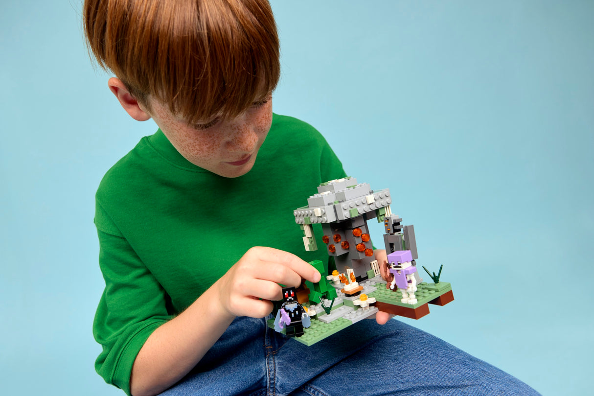 LEGO Minecraft Kahvatu aed 21586L